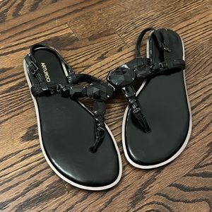 NWOT Arturo Chiang Sandals